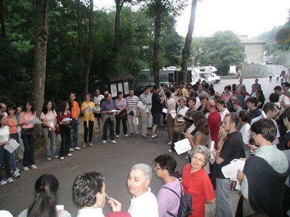 Giovani fucini alla settimana teologica di Camaldoli 2001 sul tema Il Parola e il Silenzio
